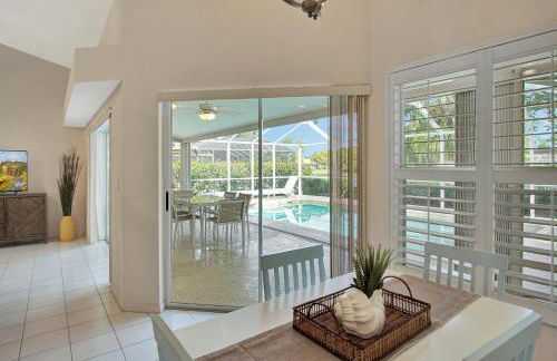 SUPERB VILLA WITH PRIVATE POOL IN NAPLES - Photo 15