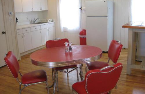 Secluded, Charming and Unique! Spacious Apartment EXCELLENT Central Location - Foto 2