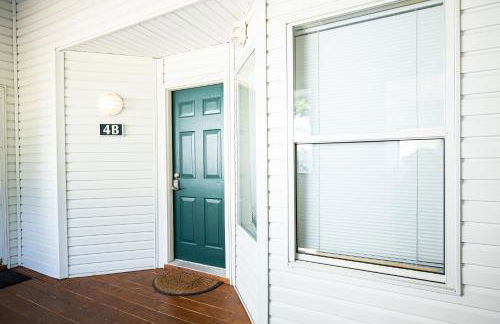 Amazing Lake Views with Pool, Loft, & Balcony - Foto 2