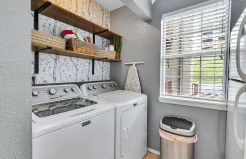 Cozy Lakeside Getaway - Outdoor Theater - Free Early Check-In- 4min to Silver Dollar City - Foto 27