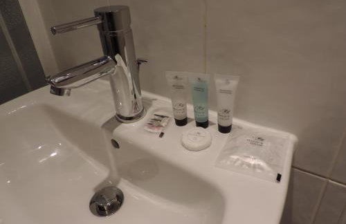 5 Bed Camberley Airport Accommodation - Foto 5