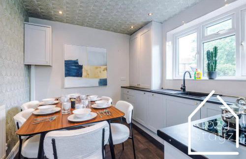 Spacious 3 Bed with Pac-Man, Darts and 2 Parking spaces - Foto 40