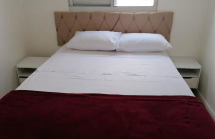 Apto perto do Hotel Premium com garagem, 3 camas, 2 quartos, portaria 24h - Foto 2