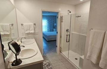 Cozy house with a Heated Swim spa - Foto 24