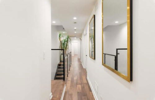 Luxury Gold Coast Penthouse with Deck & Views - Photo 64