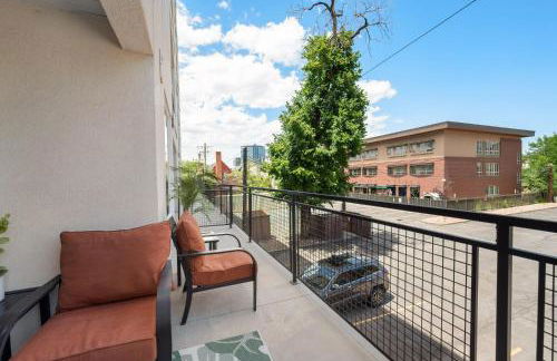 Deluxe 1BR 1BA Pool, Gym, Htub, Pkg - Foto 10