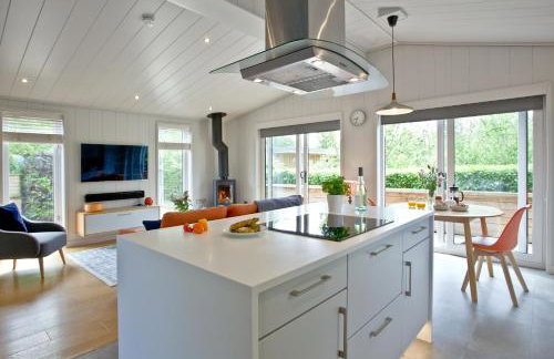 Orchard Lodge, Strawberryfield Park - Photo 18