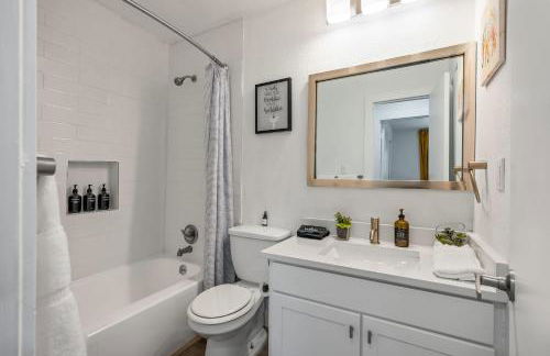 The Orange Door - Unit B - Travis Heights Duplex - Foto 29