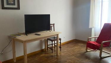 Apartamento 3 Dormitorios en el Centro de Nava amplio y luminoso - Foto 3