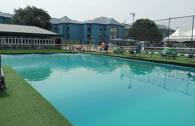 Heroes Luxury Apartments and Suites - Foto 18