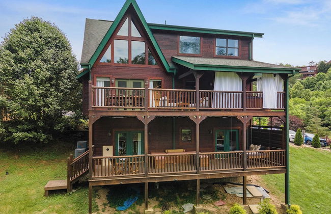 Tennessee Blue by Avantstayheart of Pigeon Forge! - Photo 1