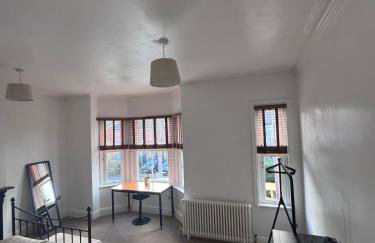 Charming 2 bed Victorian Home - Foto 18