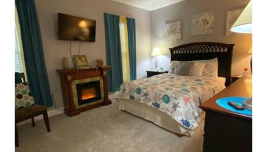 First Class Treatment Luxurious end unit Patio Pool Restaurant Bar on premises Steps away from Everything else! Spacious Condo Stocked with all You Need! - Foto 2