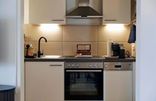 R B Apartment am Airport Hamburg - 1-4 Personen - Küche - Smart TV - Waschtrockner - kostenloser Parkplatz - perfekt für Geschäftsreisende und Familien - Foto 9