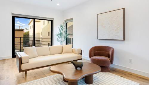 Sky Haus LA - Photo 2