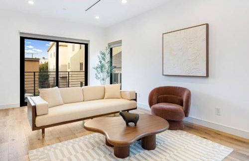 Sky Haus LA - Photo 2