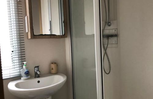 Excellent Caravan 2 Bedrooms Sleeps 6 - Foto 17