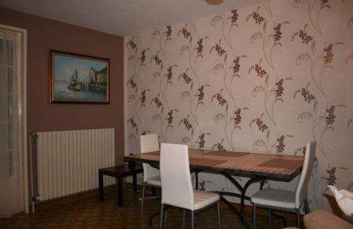 1 Bedroom House 20min walk to centre in Tournus - Foto 9