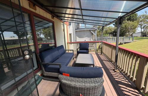 Newly Renovated Lakefront with Dock - Foto 55