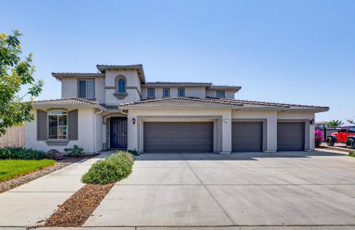1 Mi to Golf! Spacious and Modern Home in Dinuba - Foto 3