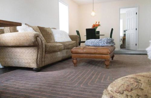 Private Classy 2nd Flr 3 Bed Apt Near Downtown - Foto 34