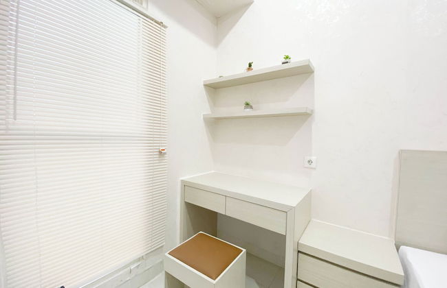 Minimalist And Homey Studio Room At Amartha View Apartment - Foto 8