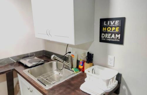 Guest House with Private Entrance- walk to Downtown Noblesville - Foto 6