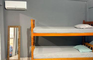 Residencial Casas 1 e 2 quartos Tv Ar Estacionamento Wifi Próximo ao Centro e Paraguai - Foto 16