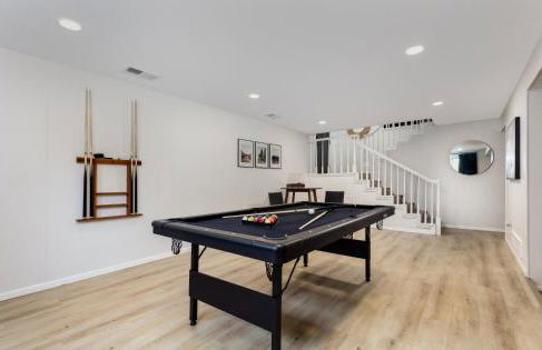 Spacious and Cozy 5 Bed 3 Bath Vacation House W 2 King 3 Queen! Sleep 12! 15Min to Red Rocks - Foto 22