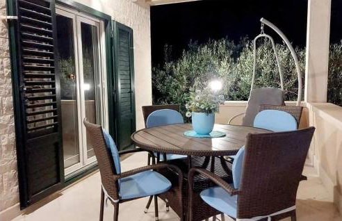 Pet Friendly Home In Postira With Wifi - Photo 22