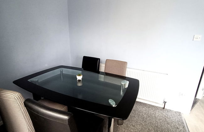 Cozy 3-Bed Family Home with Free Parking - Foto 30