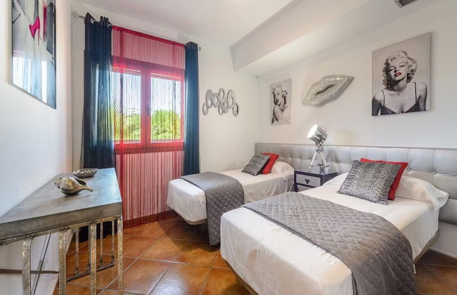 Modern Villa With Pool Near Town - Foto 5