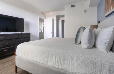 Landing Incredible 2BD Pool - Photo 52