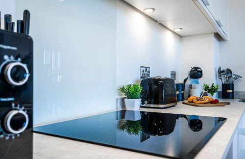 Central Gravesend 1BR, Kitchen, Wi-Fi, Sleeps 2, Parking - Foto 23