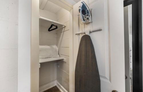 Stockyards- 4min Pet Friendly 3BR Luxe Gem - Foto 122