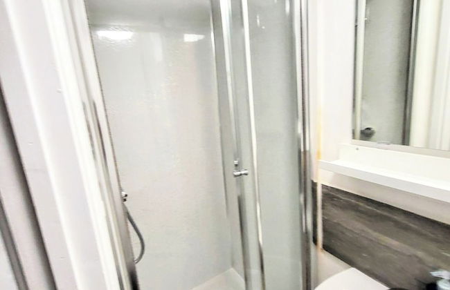 Stay Sleep Rest-Burford Road - Photo 34