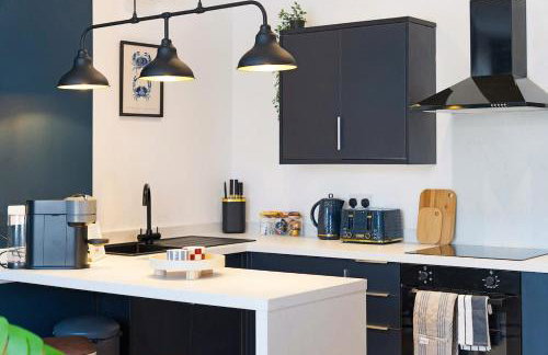 Central Location 3BR Home on Gladstone Street - Photo 29