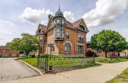 The Bressmer - Entire House - Photo 66