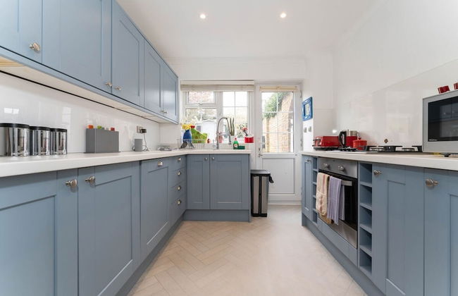 Host Stay Martlet House - Photo 6