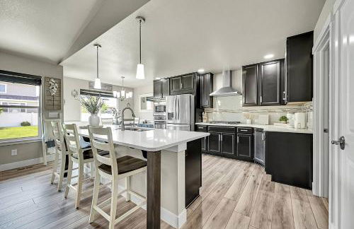 Modern 5BR/3BA Luxury Home|Movie Nights & Comfort - Foto 1