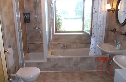 XXL apartment, 10 beds, 4 sleep-rooms, 140qm, 2 WC, 2 shower && - Foto 23