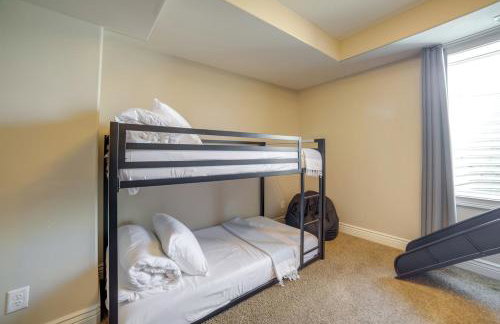 Rigby Gem with Hot Tub Theater Game Room Grill - Foto 12