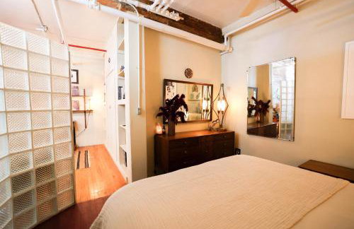 Artistic Vintage Loft in Williamsburg - Photo 15