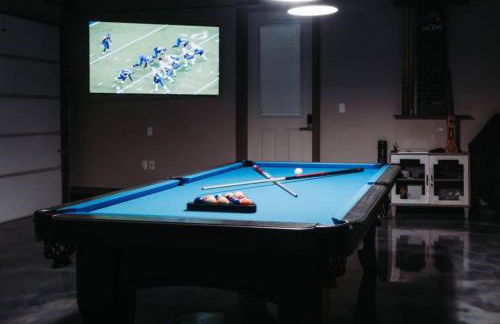 4 Bedrooms Pool Game room Massive Kitchen - Photo 9