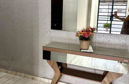 Apt3 Grande com 2 Quartos 2 cama-casal WIFI Smart TV Garagem a 1 min Rodoviaria - Foto 12