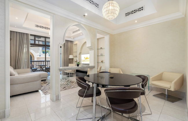 Lux BnB I Souk Al Bahar I Burj Khalifa Views - Photo 45