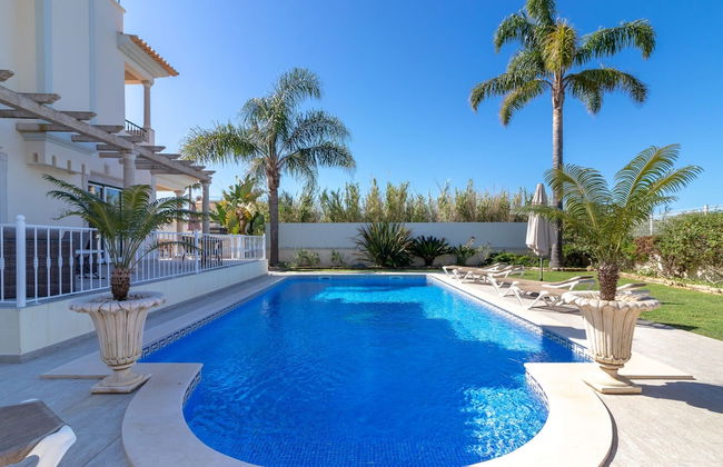 Luxury Villa in Albufeira With Heated Private Pool - Foto 27
