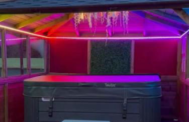 FINN VILLAGE "Raspberry Cottage" Private Garden, 6-seater HOT TUB, Firepit & Pizza Stove - Foto 26