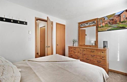 Beautiful Seven Springs- 2 Bed, 2 Bath Condo - Foto 16