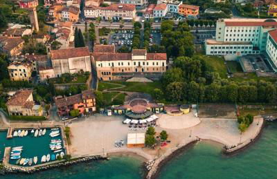 Luminoso Trilocale con Piscina e Giardino privato - Foto 40